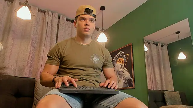 Snapshot of Jake_Tylerr_ chatting on September 16, 5:25 pm Jake Tylerr online show from September 16, 5:25 pm