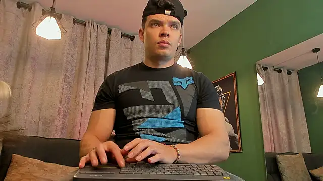 Snapshot of Jake_Tylerr_ chatting on September 15, 5:03 pm Jake Tylerr online show from September 15, 5:03 pm