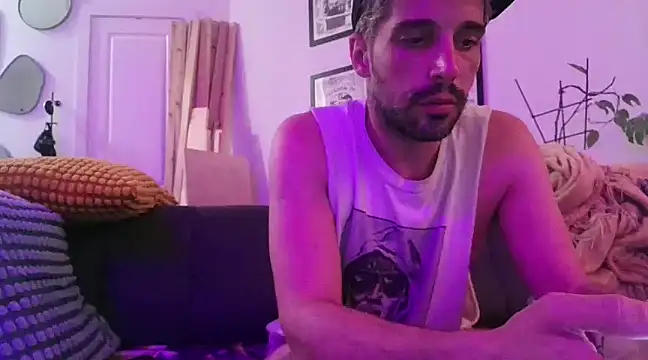 Snapshot of SirCharlesXXX chatting on March 18, 3:02 am SirCharlesXXX online show from March 18, 3:02 am