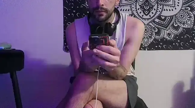 Snapshot of SirCharlesXXX chatting on February 10, 3:13 am SirCharlesXXX online show from February 10, 3:13 am