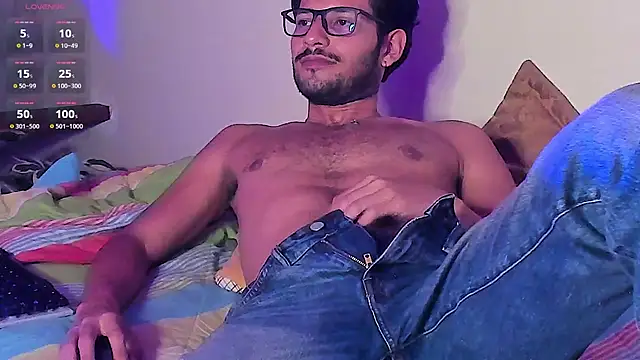 Nicholasrodrii online show from July 2, 2:21 am