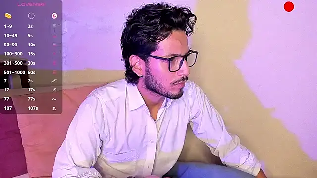 Snapshot of Nicholasrodrii chatting on December 10, 10:49 pm Nicholasrodrii online show from December 10, 10:49 pm