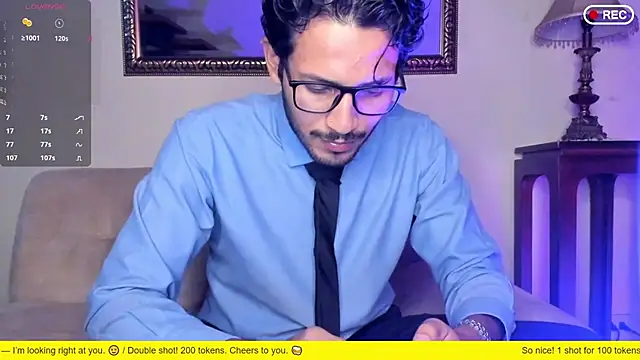 Nicholasrodrii online show from December 2, 10:59 pm