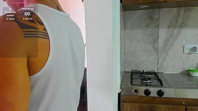 nakedfoam1 online show from April 2, 1:52 pm