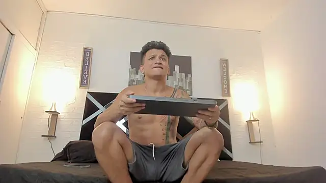 nakedfoam1 online show from November 26, 3:20 am