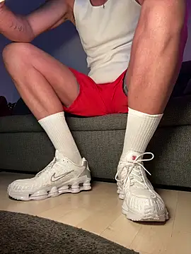 nikeaddicted2 online show from December 20, 8:54 am