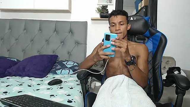 Ryan Vergon online show from November 7, 5:00 am