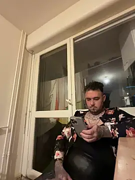 Snapshot of lope85540 chatting on December 18, 5:04 am lope85540 online show from December 18, 5:04 am