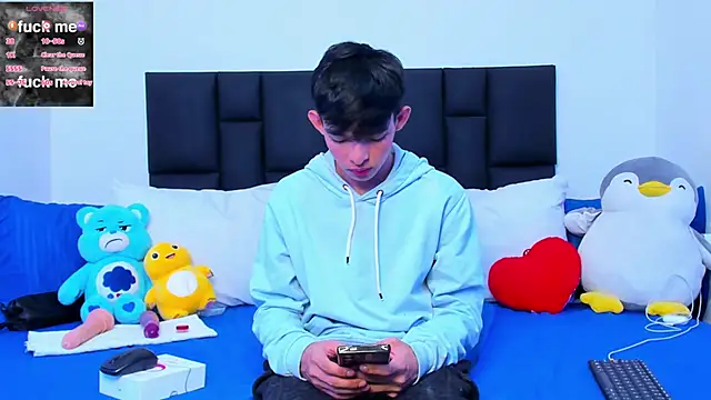 Snapshot of Tonny_twink_ chatting on March 8, 7:35 am Tonny twink  online show from March 8, 7:35 am