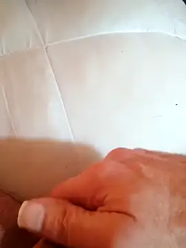 Snapshot of Hand69someguy chatting on March 15, 12:03 am Hand69someguy online show from March 15, 12:03 am