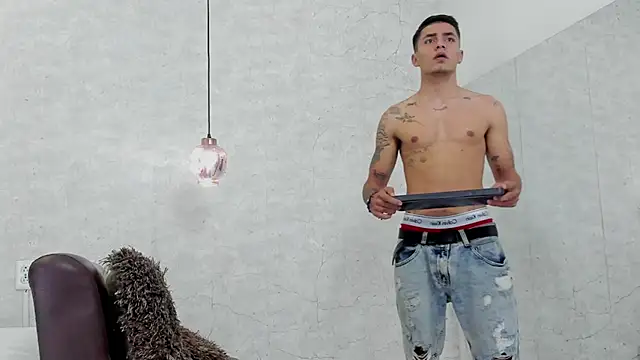 Thomaas Connor online show from January 8, 5:37 pm