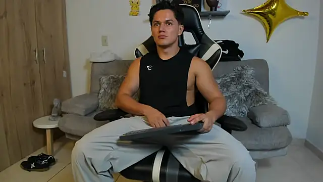 julian wallace online show from January 7, 12:48 am