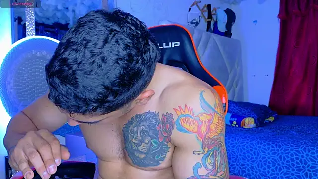 Rich boy01 online show from October 30, 9:05 pm