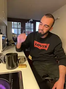 donnuozfutura online show from February 5, 10:41 am