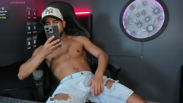 khriss brown online show from November 12, 10:03 pm