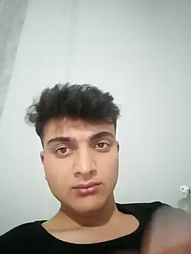 Snapshot of boy_3835 chatting on March 11, 2:54 am boy 3835 online show from March 11, 2:54 am