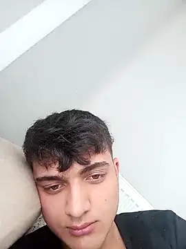 Snapshot of boy_3835 chatting on March 12, 12:36 pm boy 3835 online show from March 12, 12:36 pm