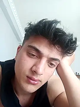 Snapshot of boy_3835 chatting on March 15, 3:51 am boy 3835 online show from March 15, 3:51 am