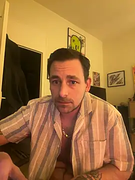Snapshot of defbond420 chatting on January 21, 11:24 pm defbond420 online show from January 21, 11:24 pm