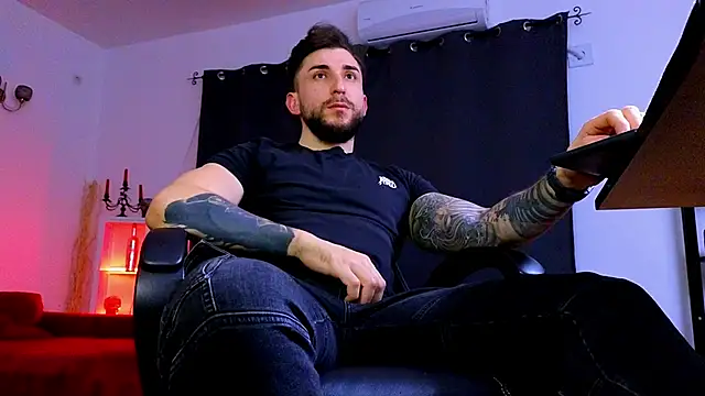 MightyAaron66 online show from February 27, 4:39 pm