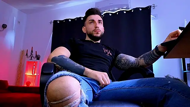 MightyAaron66 online show from March 14, 7:04 am