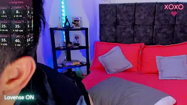 nolan twink1 online show from April 6, 6:20 pm