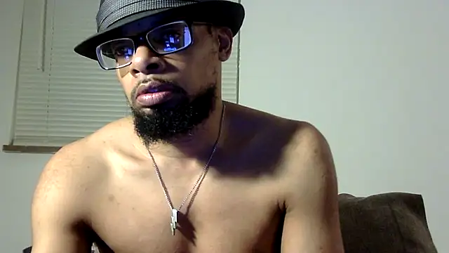 Snapshot of WhiskeyWood_DuhGOD chatting on October 19, 1:43 am WhiskeyWood DuhGOD online show from October 19, 1:43 am