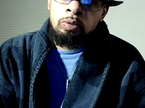 Snapshot of WhiskeyWood_DuhGOD chatting on December 7, 3:25 am WhiskeyWood DuhGOD online show from December 7, 3:25 am