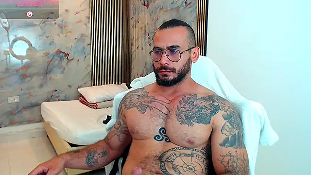 Snapshot of hanz_col chatting on February 7, 4:27 am hanz col online show from February 7, 4:27 am