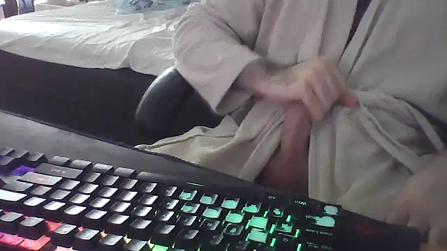 Snapshot of squiddy_69 chatting on September 25, 1:43 pm squiddy 69 online show from September 25, 1:43 pm