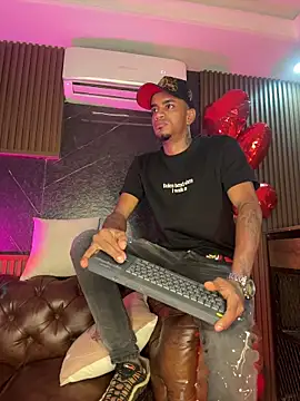 AaronCruz  online show from February 15, 4:40 am