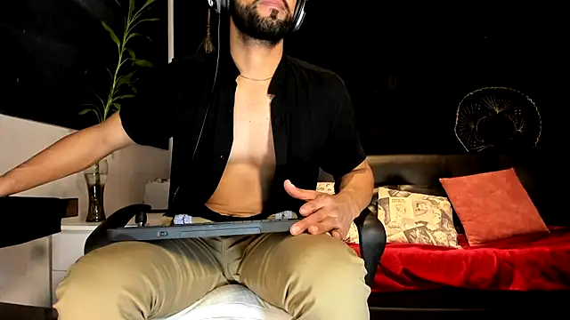 alessandro wye online show from November 18, 3:10 am