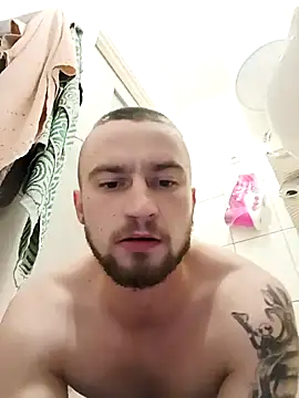 wariacik0024 online show from February 28, 1:37 am