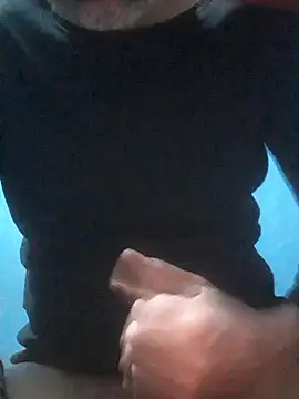 hugosafado333 online show from November 4, 4:57 am