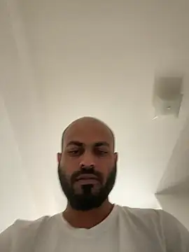 Snapshot of islandvybee55 chatting on March 9, 8:31 pm islandvybee55 online show from March 9, 8:31 pm