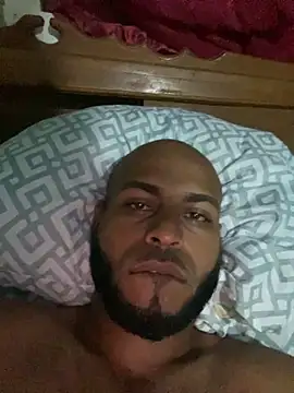 Snapshot of islandvybee55 chatting on September 29, 7:18 am islandvybee55 online show from September 29, 7:18 am