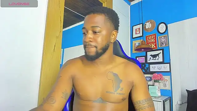 Snapshot of Drake_Nassir4 chatting on October 20, 8:35 pm Drake Nassir4 online show from October 20, 8:35 pm