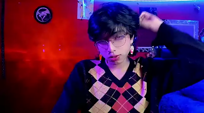 Snapshot of AnggelONfiree chatting on December 6, 7:10 am AnggelONfiree online show from December 6, 7:10 am