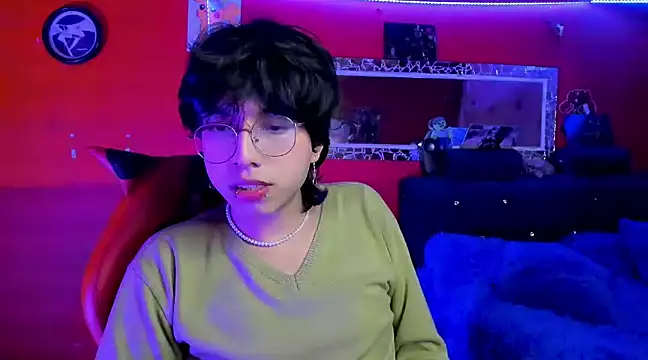 Snapshot of AnggelONfiree chatting on December 20, 5:14 am AnggelONfiree online show from December 20, 5:14 am