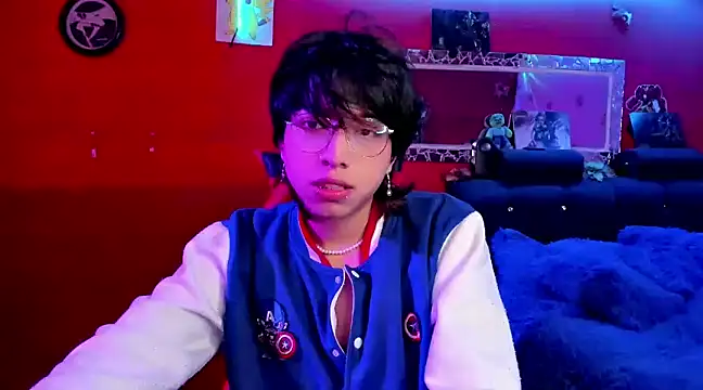 Snapshot of AnggelONfiree chatting on December 16, 8:20 am AnggelONfiree online show from December 16, 8:20 am