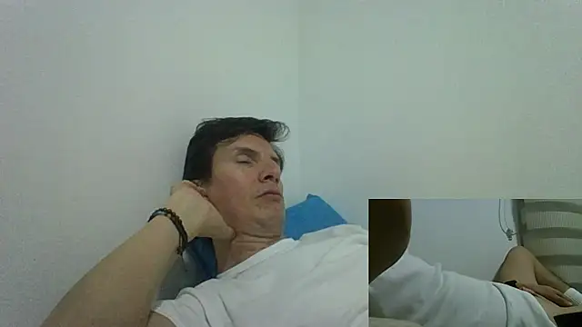 Snapshot of fieryloves chatting on October 9, 4:50 am fieryloves online show from October 9, 4:50 am