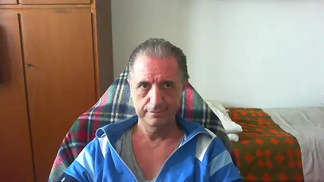 lliuk70mi online show from May 21, 3:05 pm
