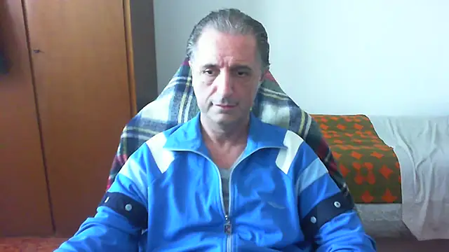 lliuk70mi online show from May 17, 2:35 pm