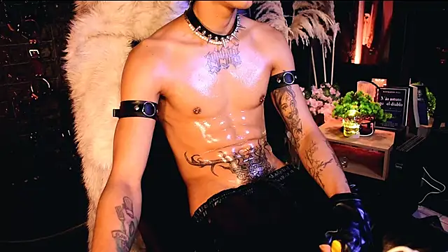 Snapshot of DemonKush-- chatting on October 20, 4:49 am DemonKush-- online show from October 20, 4:49 am