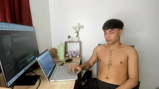 jonmaykolrose online show from October 25, 1:40 am