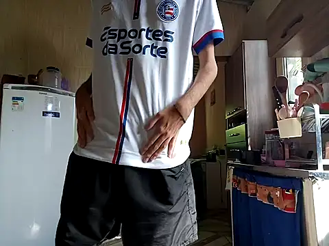 Snapshot of Joaozynx69 chatting on February 5, 6:04 pm Joaozynx69 online show from February 5, 6:04 pm