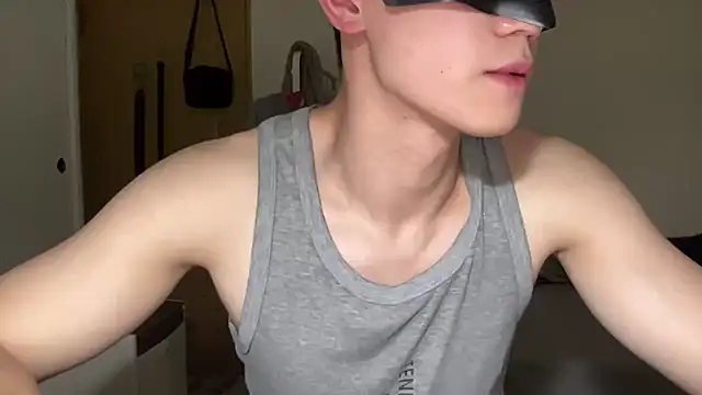 Snapshot of tomtom_henry chatting on October 23, 4:10 pm tomtom henry online show from October 23, 4:10 pm