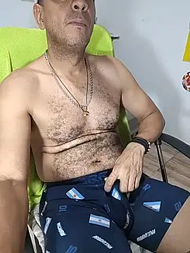 latinmartin73 online show from July 17, 2:41 am