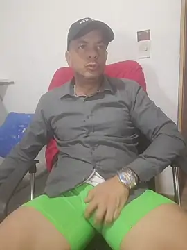 latinmartin73 online show from January 15, 12:36 am