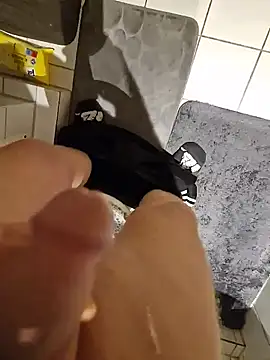 Warumnicht1980 online show from November 6, 6:22 pm